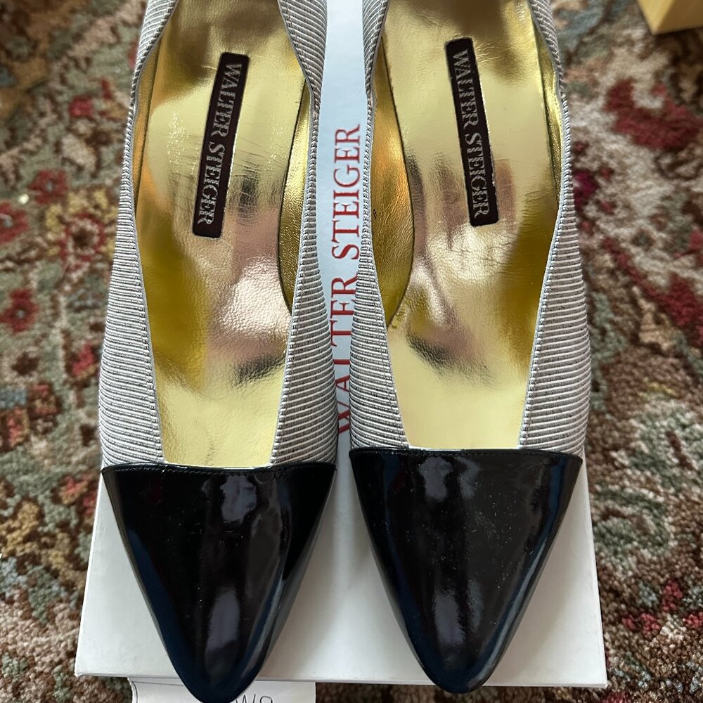 Low Heel 90's Patent Black Toe Abstract Side Cut Out